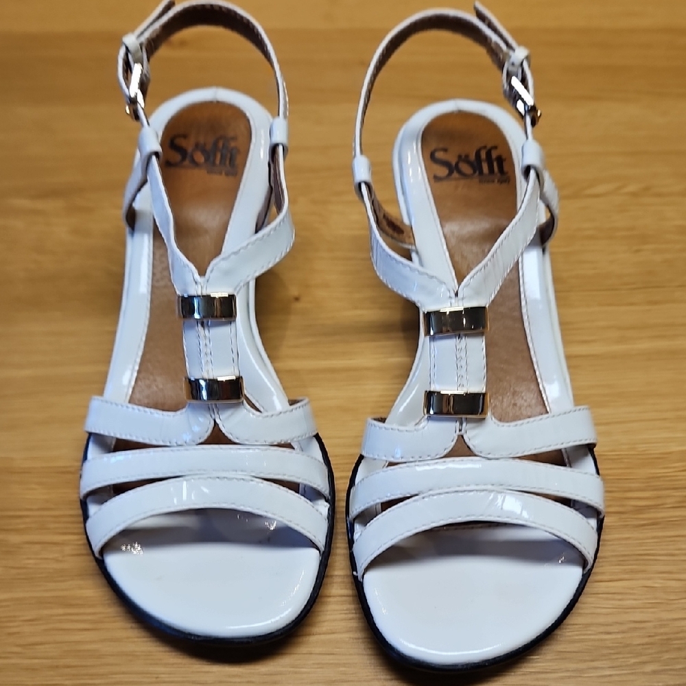 Sofft White Strappy Sandals